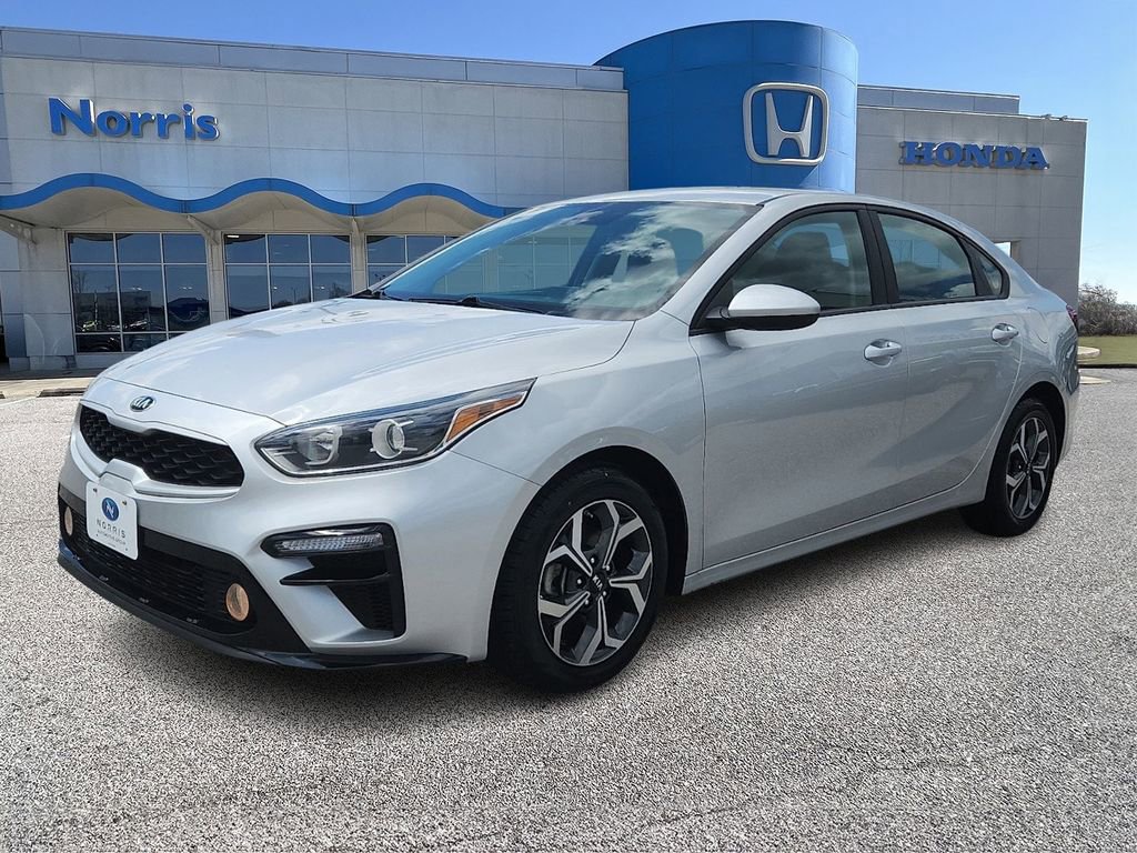 Used 2021 Kia Forte LXS FWD image 2