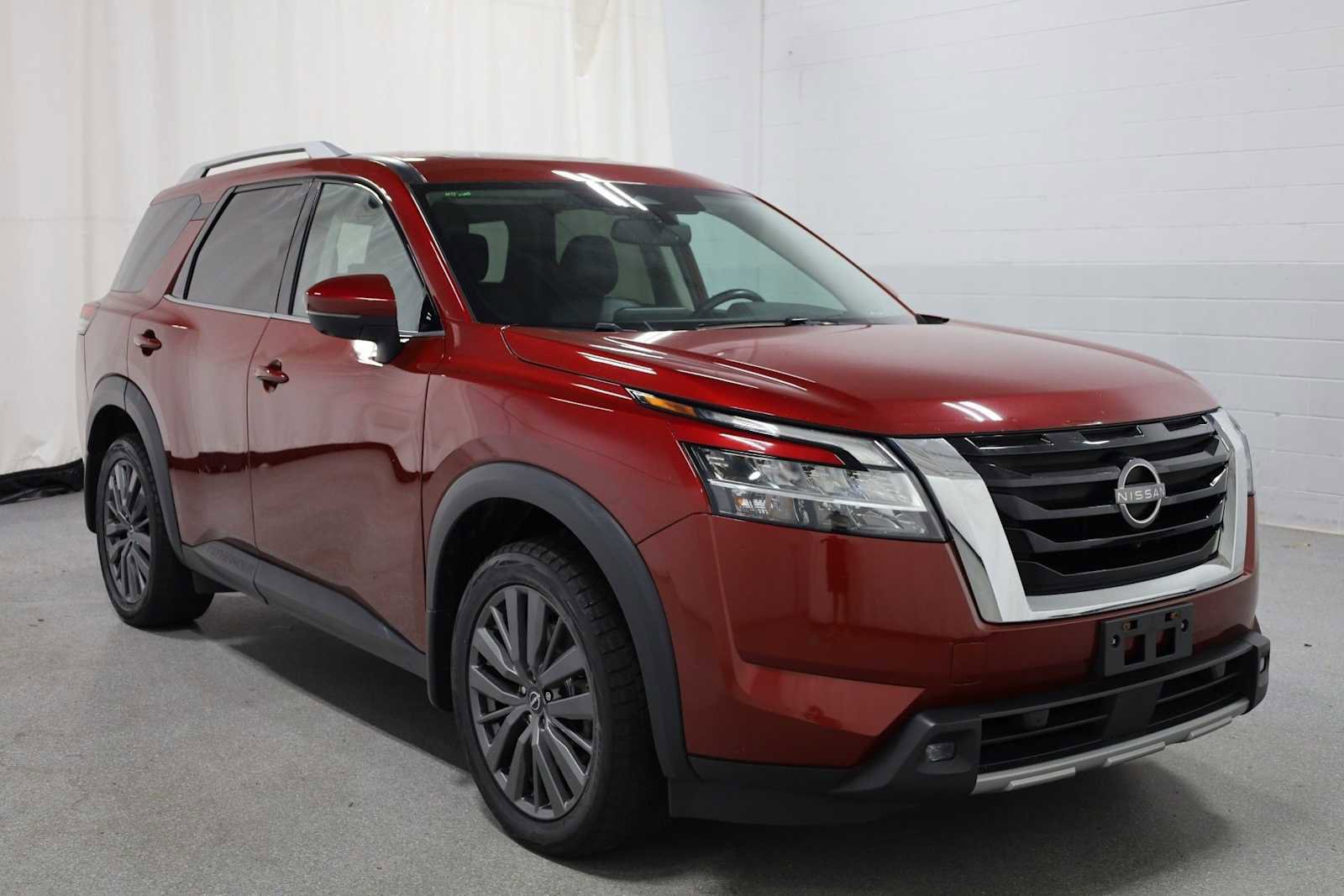 Used 2022 Nissan Pathfinder SL image 13