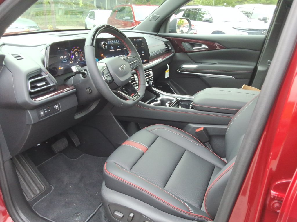 New 2027 Chevrolet Traverse RS FWD image 20
