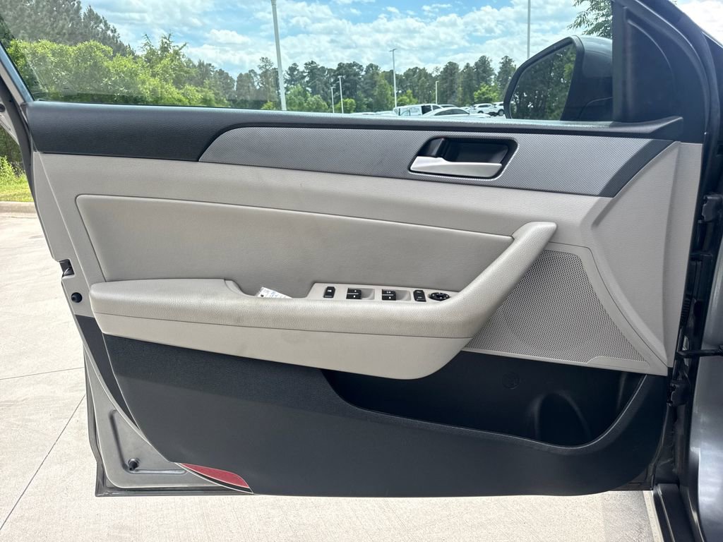 Used 2018 Hyundai Sonata SEL w/ Tech Package 02 FWD image 13