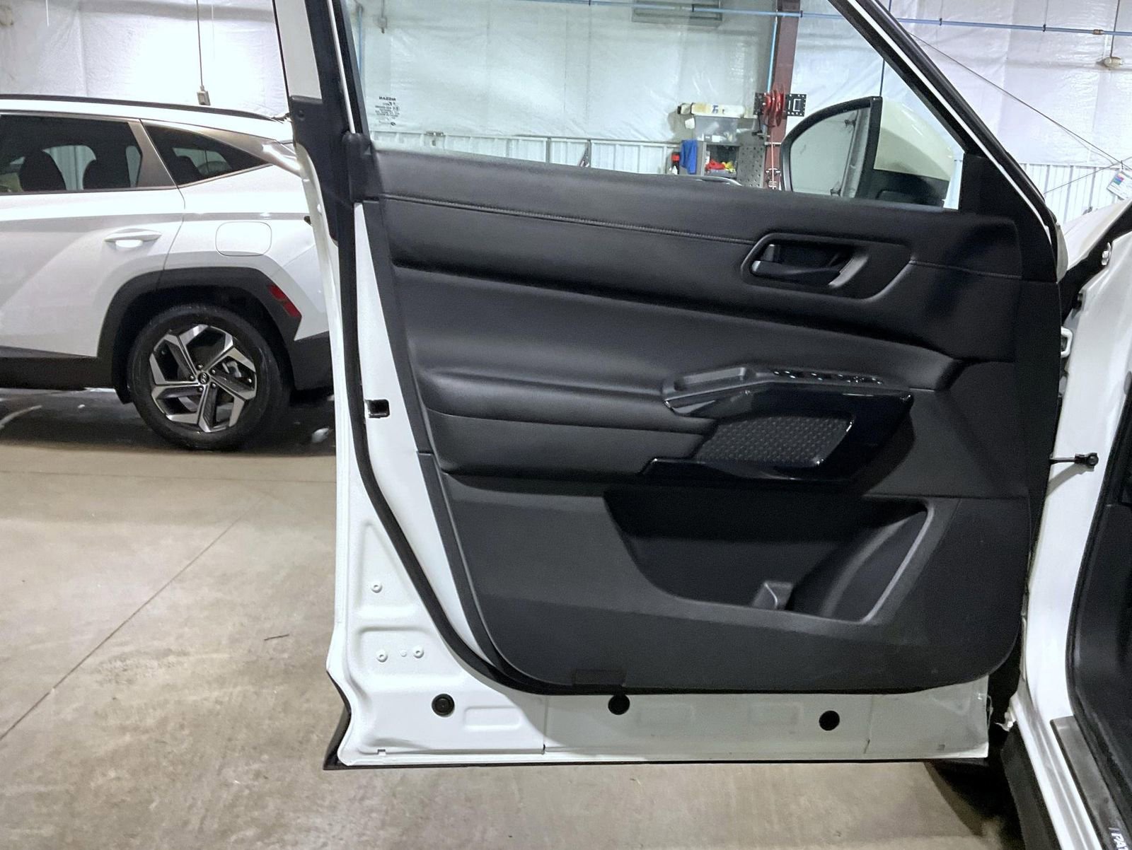 Used 2024 Nissan Pathfinder SV w/ Lighting Package (N92) image 10