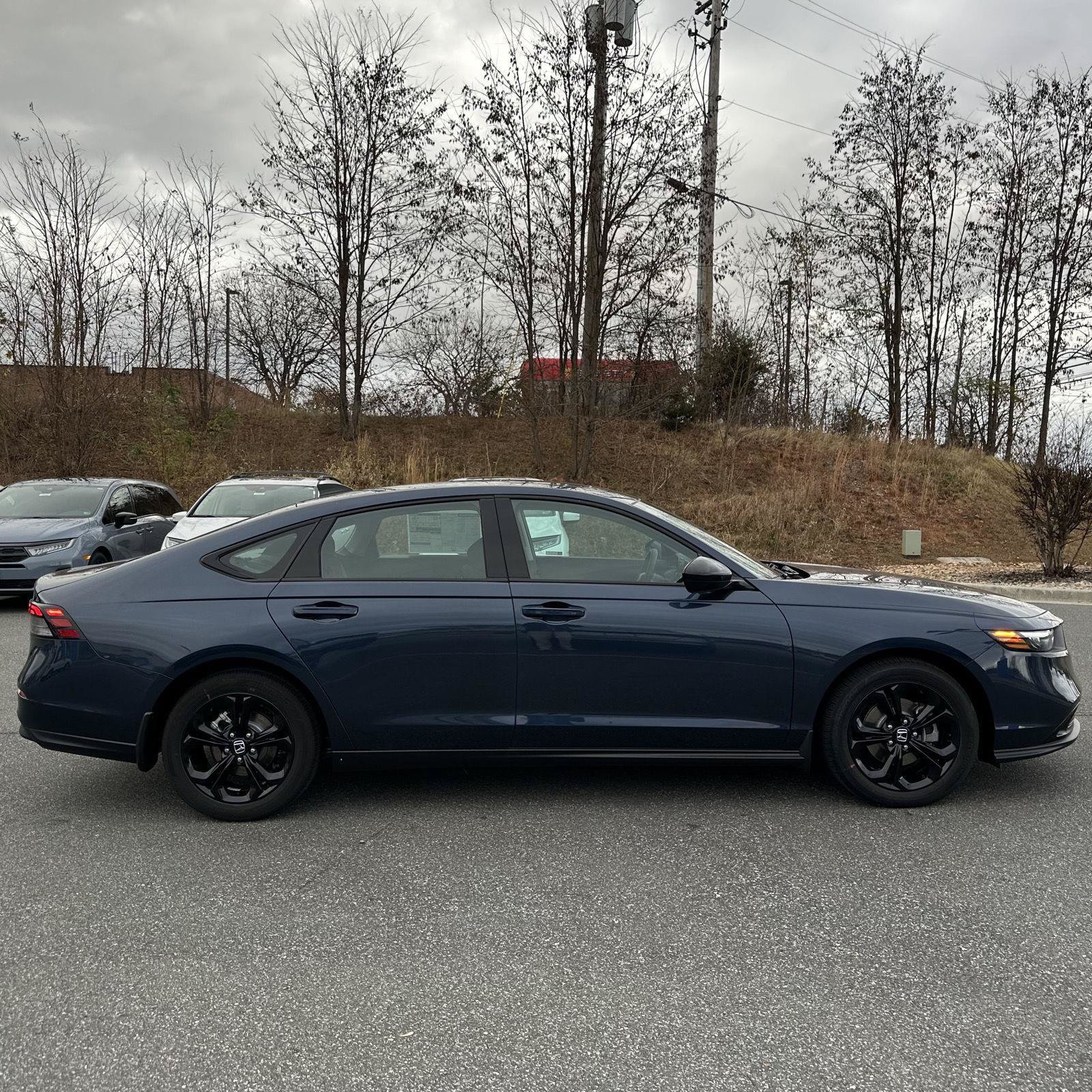 Used 2025 Honda Accord SE image 6