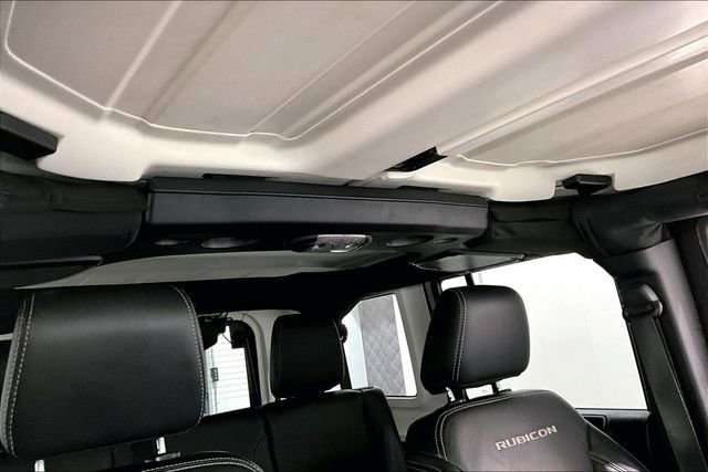 Used 2016 Jeep Wrangler Unlimited Rubicon w/ Connectivity Group image 29
