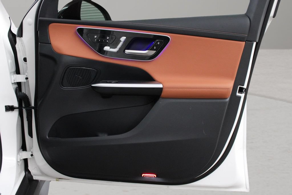 Used 2024 Mercedes-Benz GLC 300 image 23