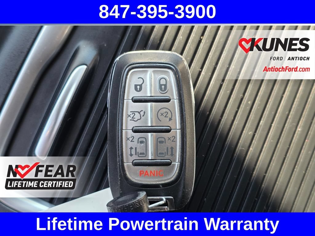 Used 2023 Chrysler Pacifica Touring-L FWD image 51