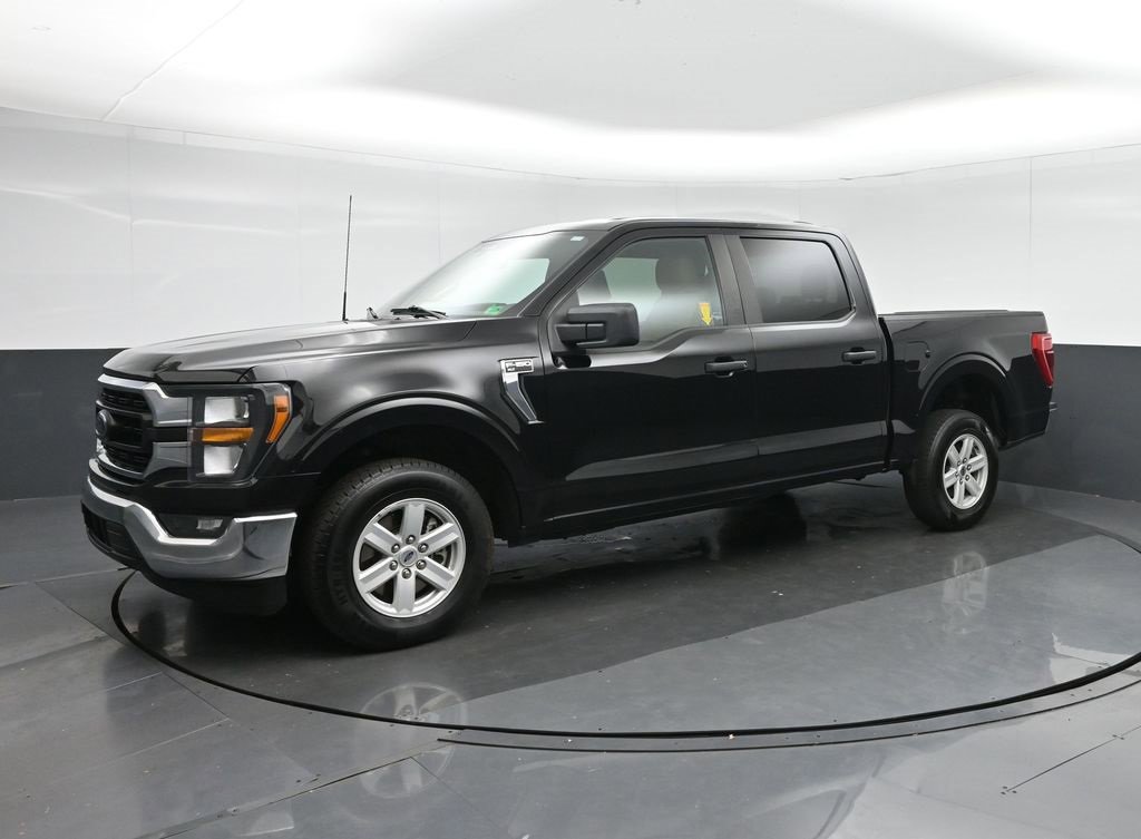 Used 2023 Ford F150 XLT image 3