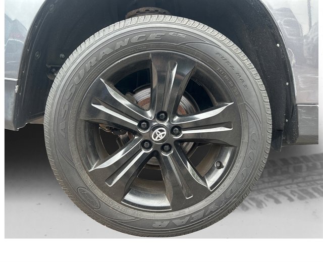 Used 2012 Toyota Highlander Limited w/ Tow Pkg AWD/4WD image 16
