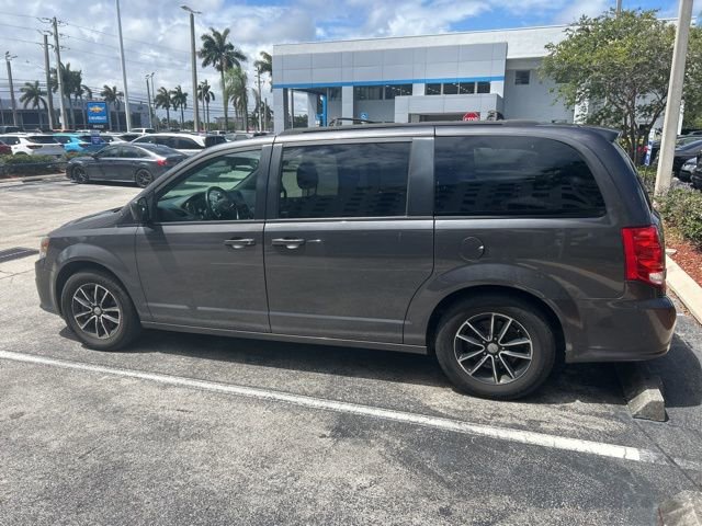 Used 2018 Dodge Grand Caravan GT FWD image 3