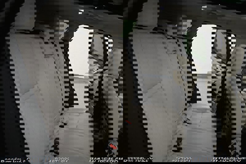 Used 2020 Land Rover Range Rover Velar S image 24