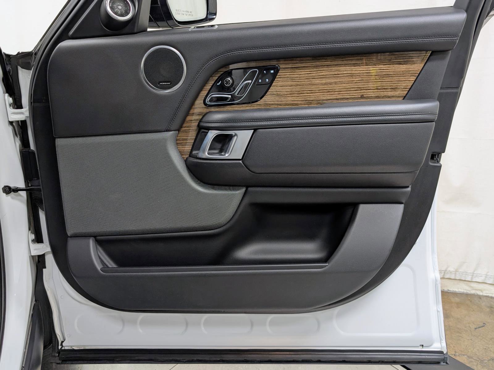 Used 2019 Land Rover Range Rover AWD/4WD image 22