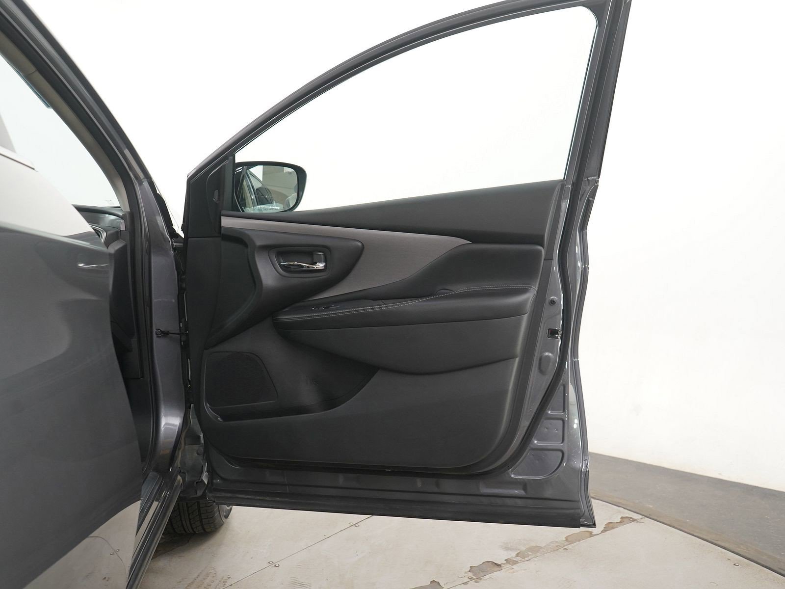 Used 2024 Nissan Murano SV image 11