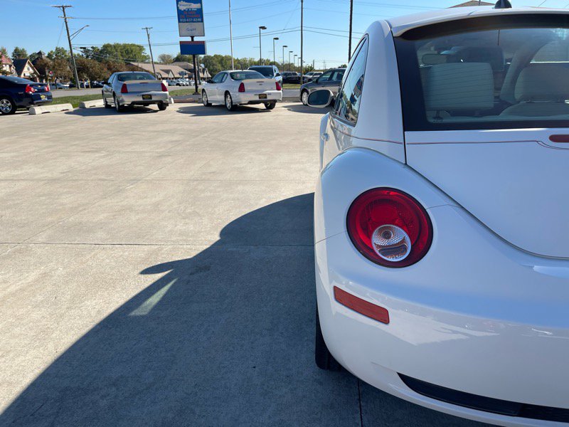 Used 2008 Volkswagen Beetle S image 13