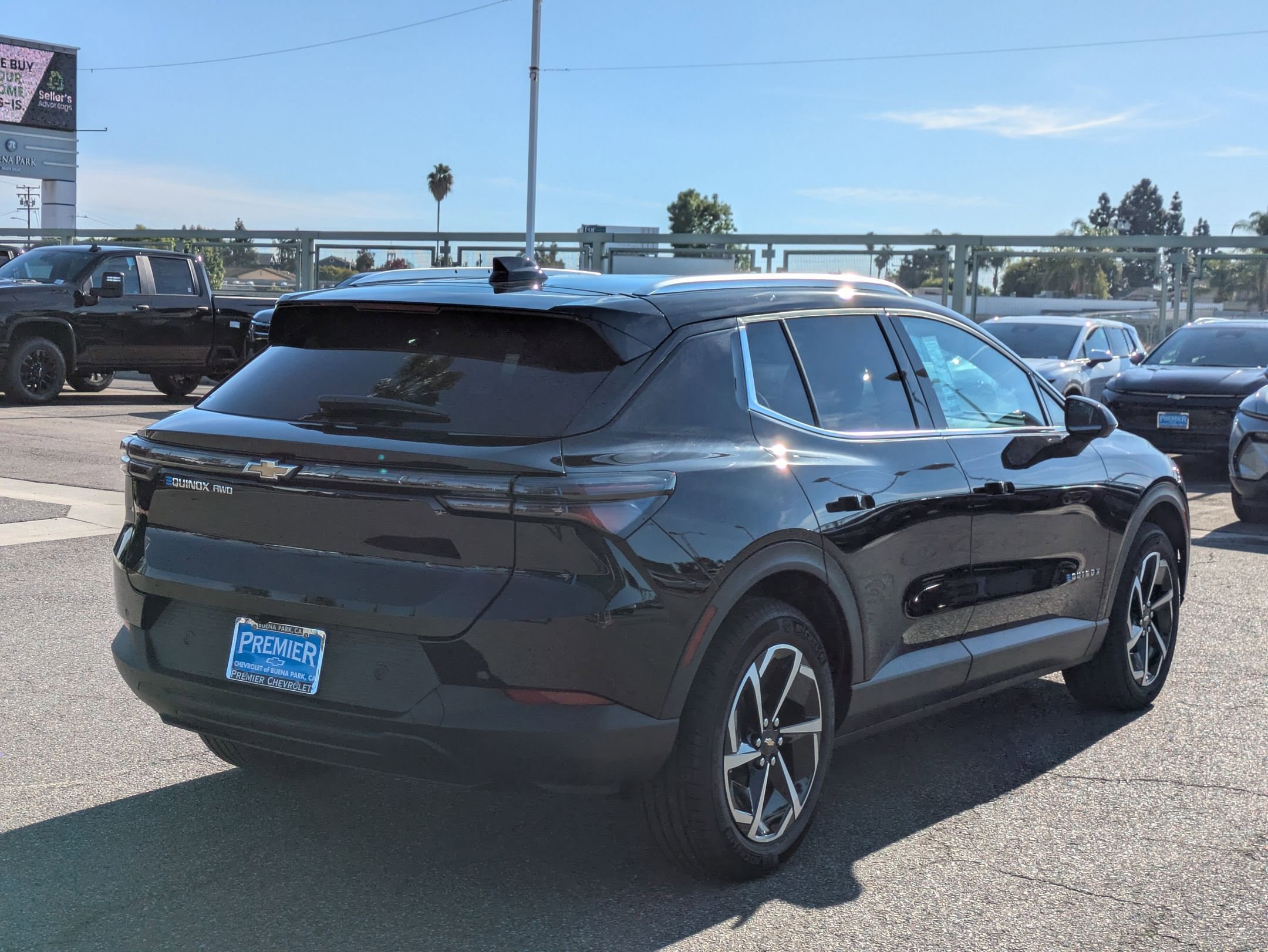 Used 2026 Chevrolet Equinox EV LT w/ LPO, All-Weather Mat Package image 5