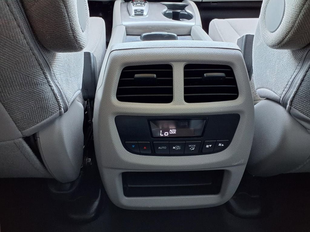 Used 2021 Honda Pilot EX image 23