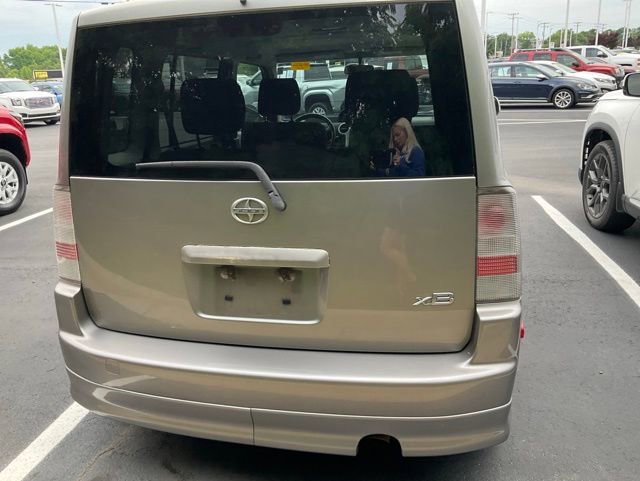 Used 2005 Scion xB FWD image 7