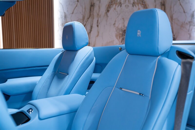 Used 2016 Rolls-Royce Dawn RWD image 18