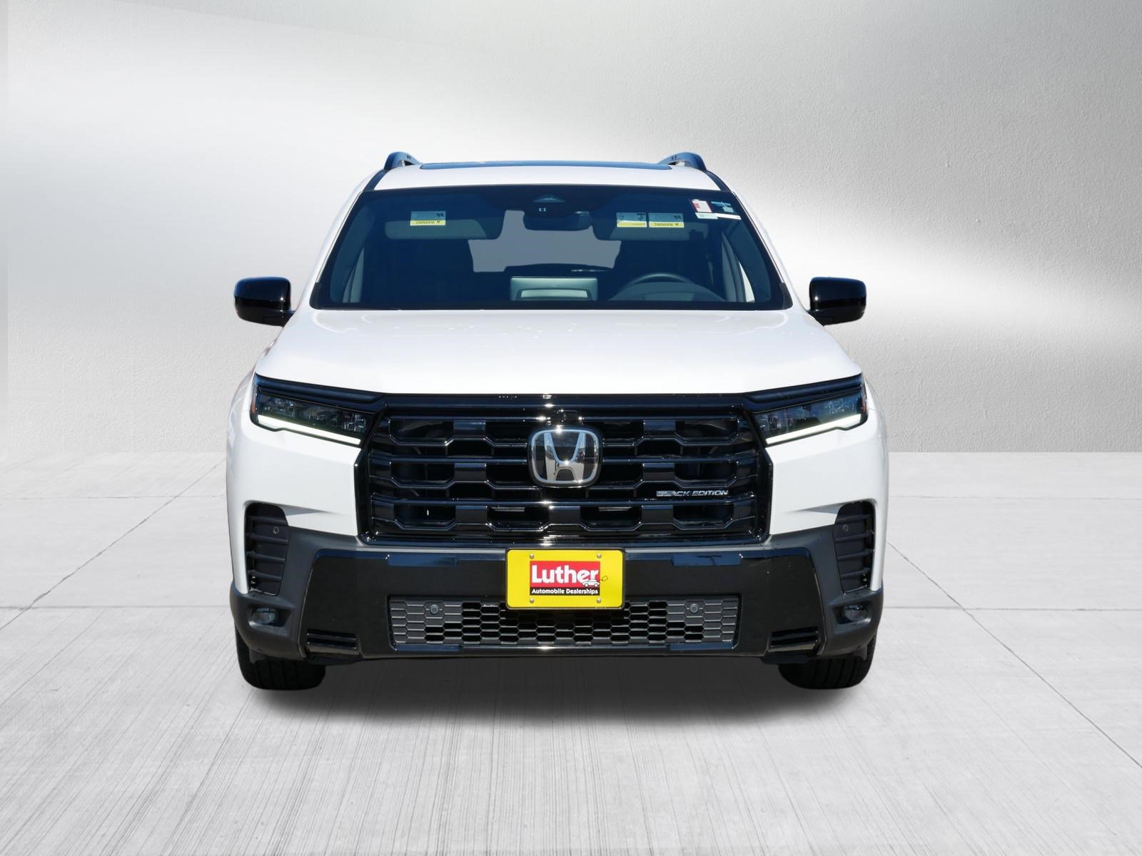 Certified 2026 Honda Pilot Black Edition image 2