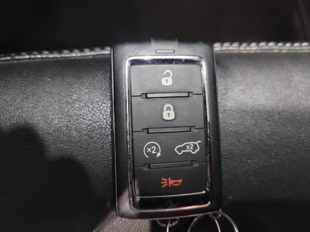Used 2022 Jeep Grand Cherokee L Limited AWD/4WD image 32