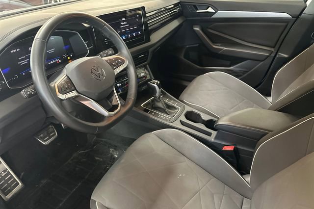 Certified 2025 Volkswagen Jetta Sport image 12