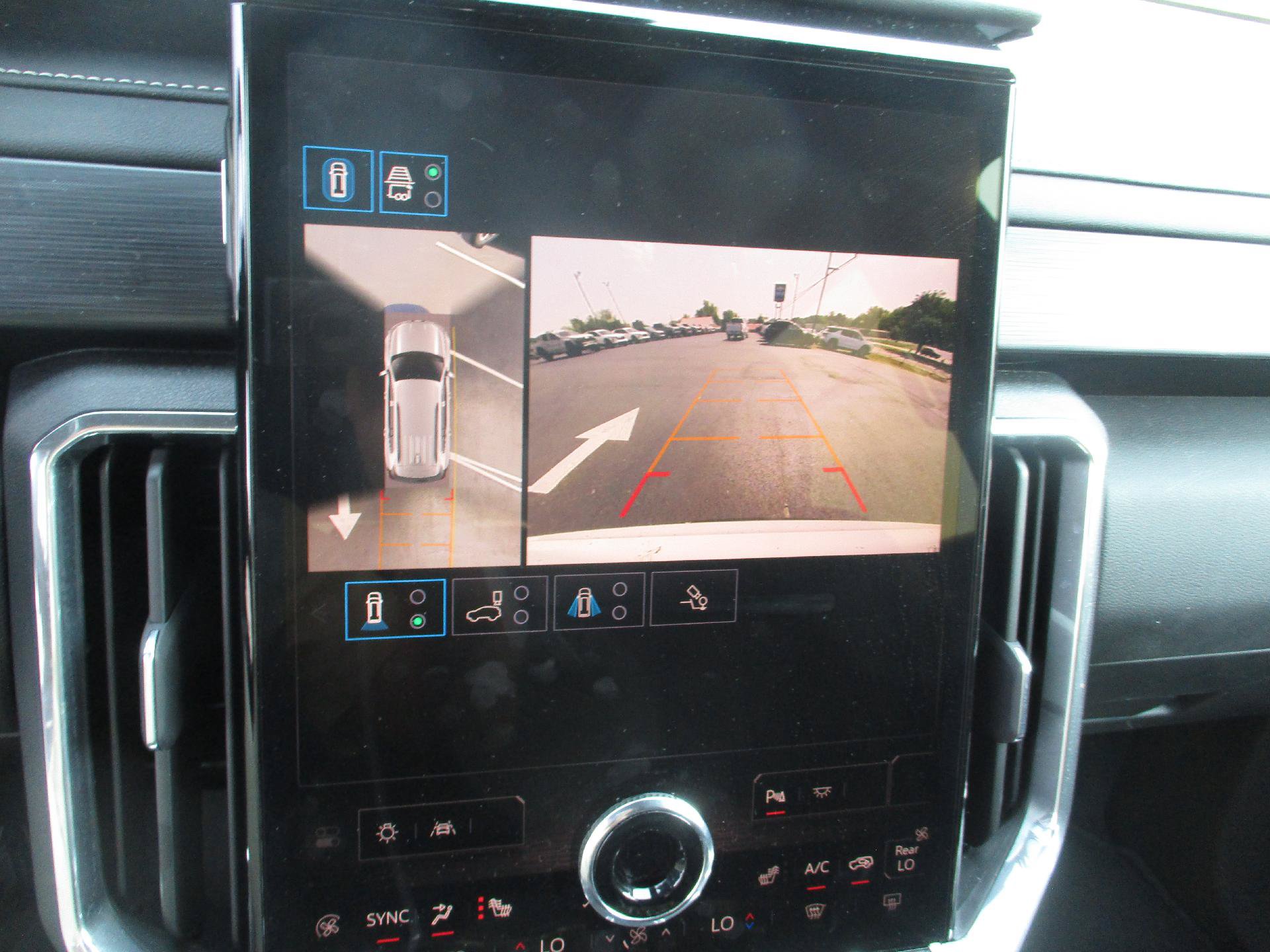 Used 2025 GMC Acadia Elevation FWD image 19