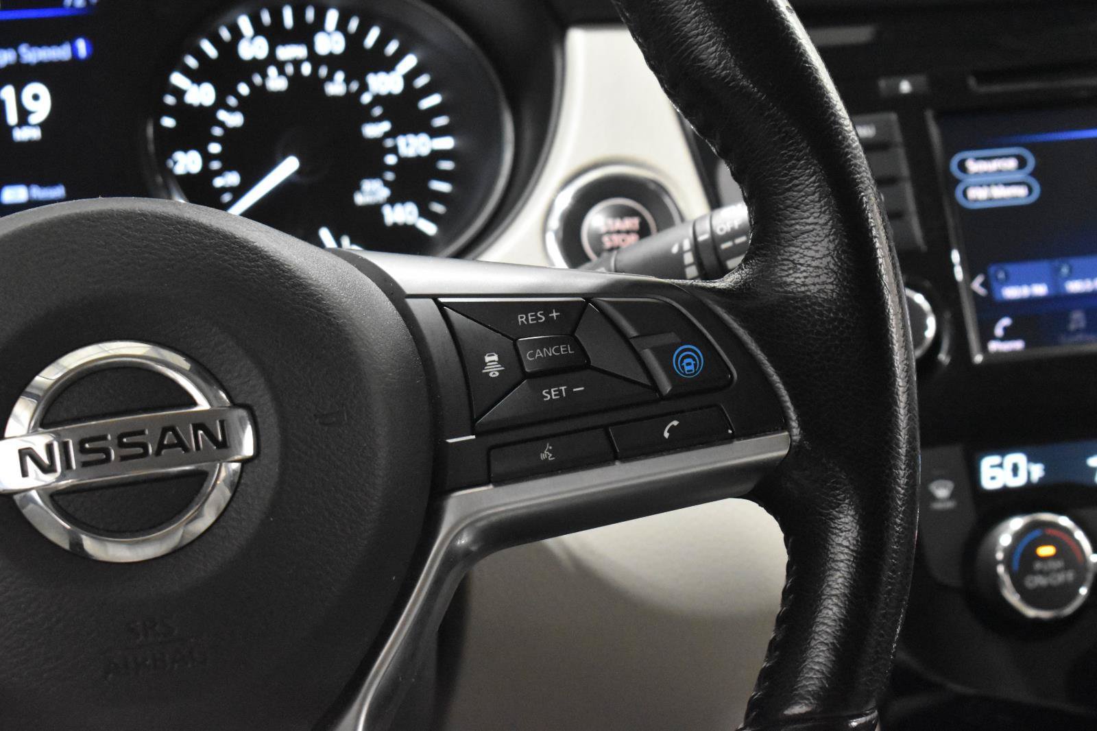 Used 2020 Nissan Rogue Sport SV w/ Technology Package FWD image 11