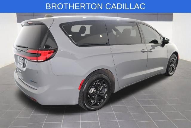Used 2023 Chrysler Pacifica Limited w/ S Appearance Package FWD image 8