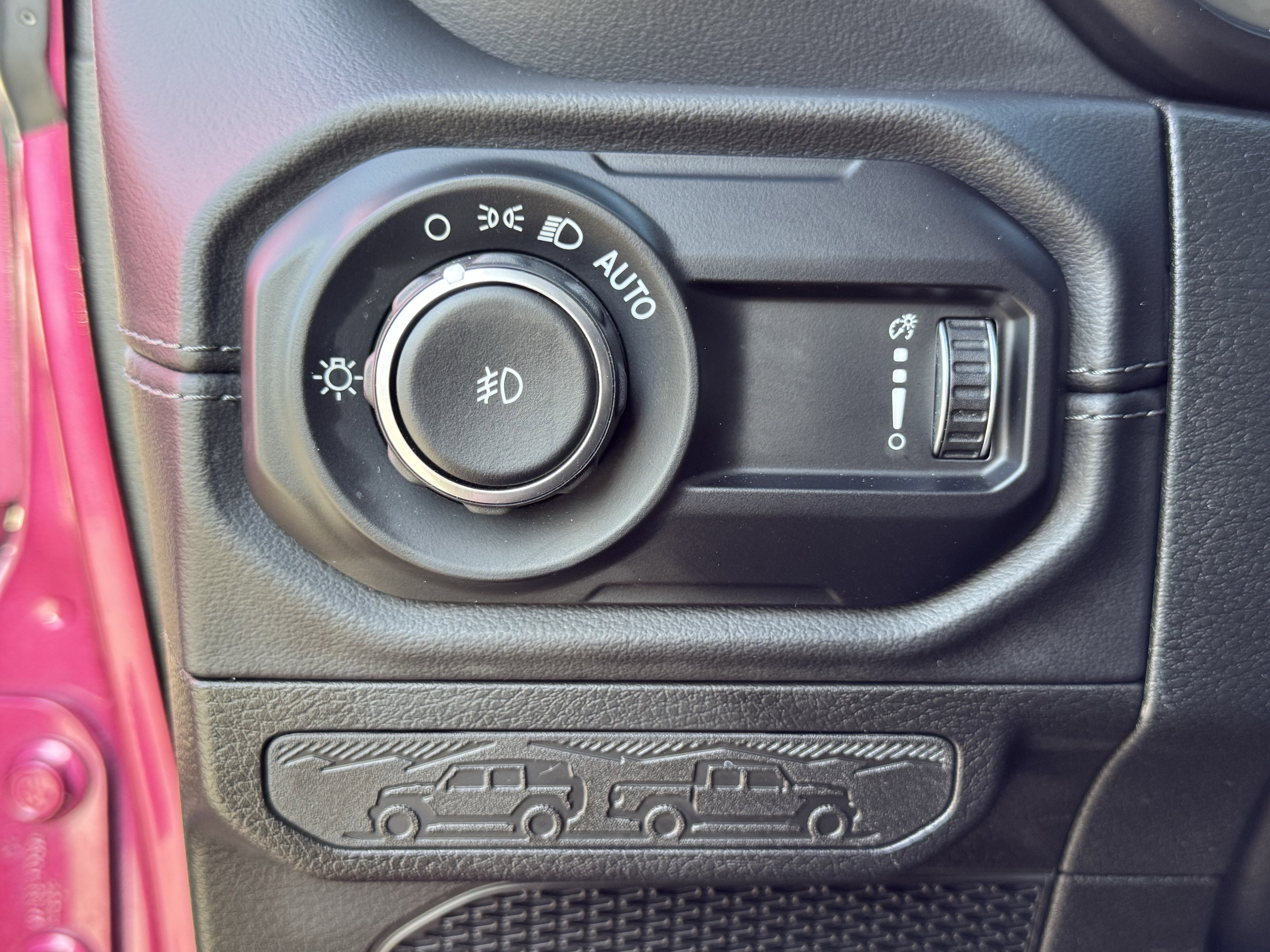 Used 2024 Jeep Wrangler Sahara w/ Safety Group image 31