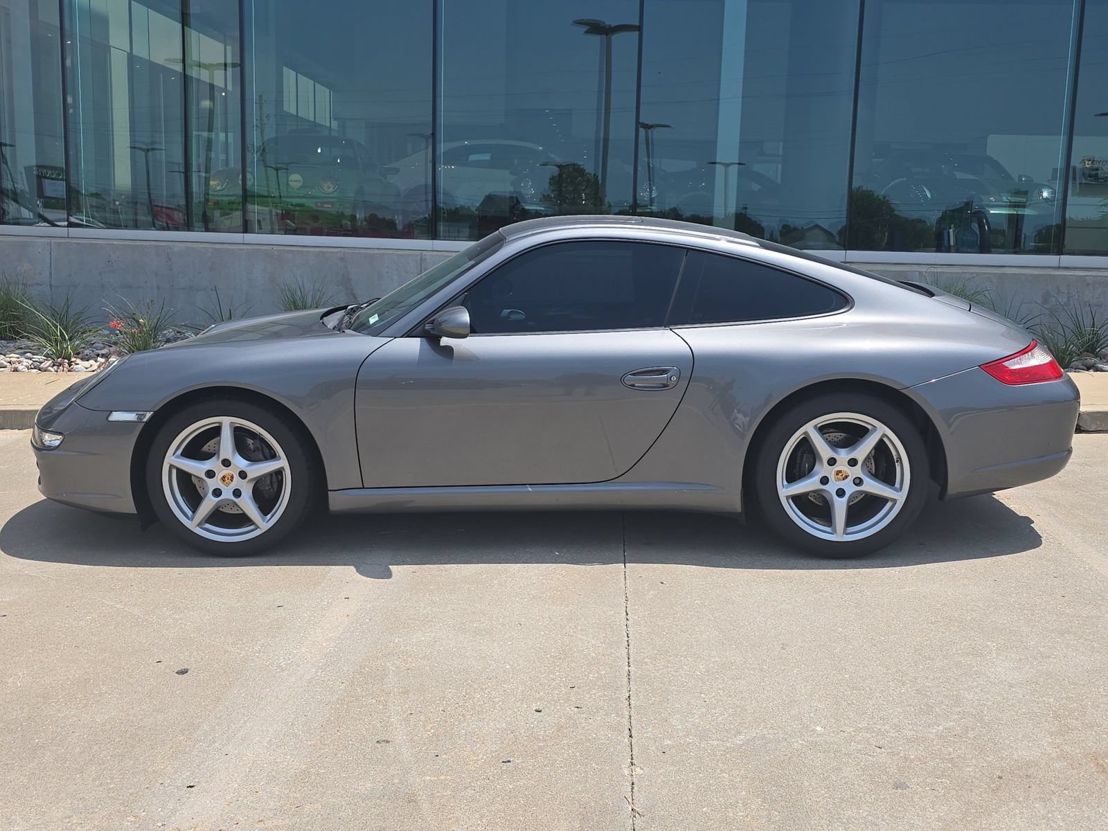 Used 2008 Porsche 911 Carrera RWD image 2