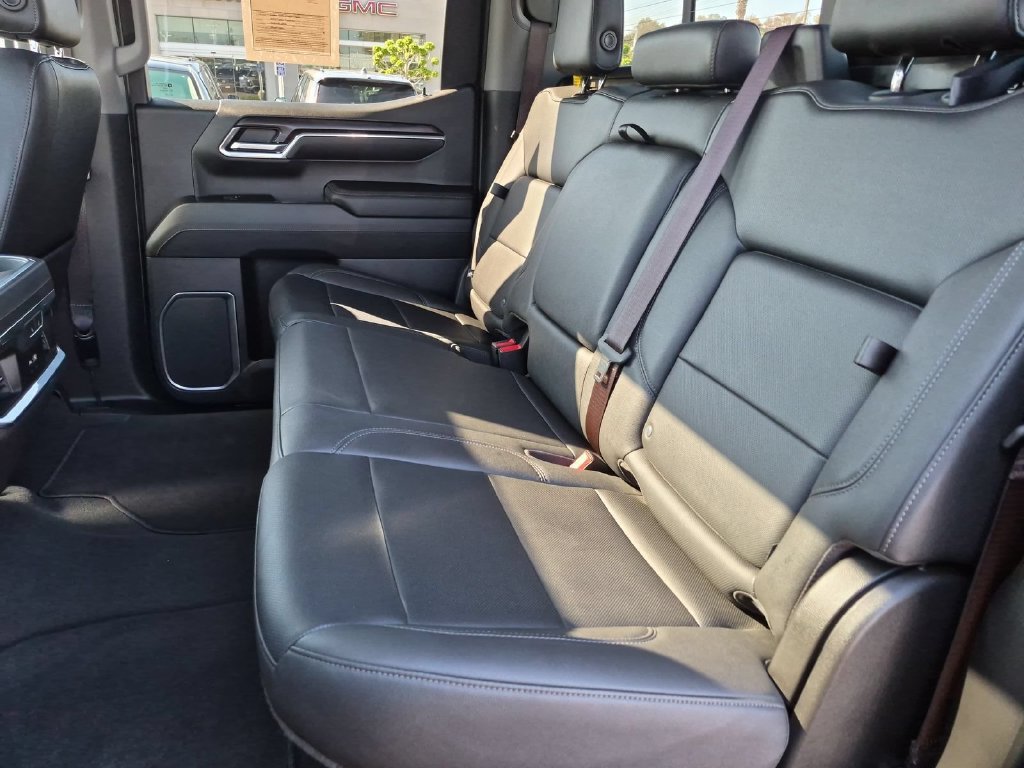 Used 2023 GMC Sierra 1500 SLT w/ SLT Premium Package AWD/4WD image 18