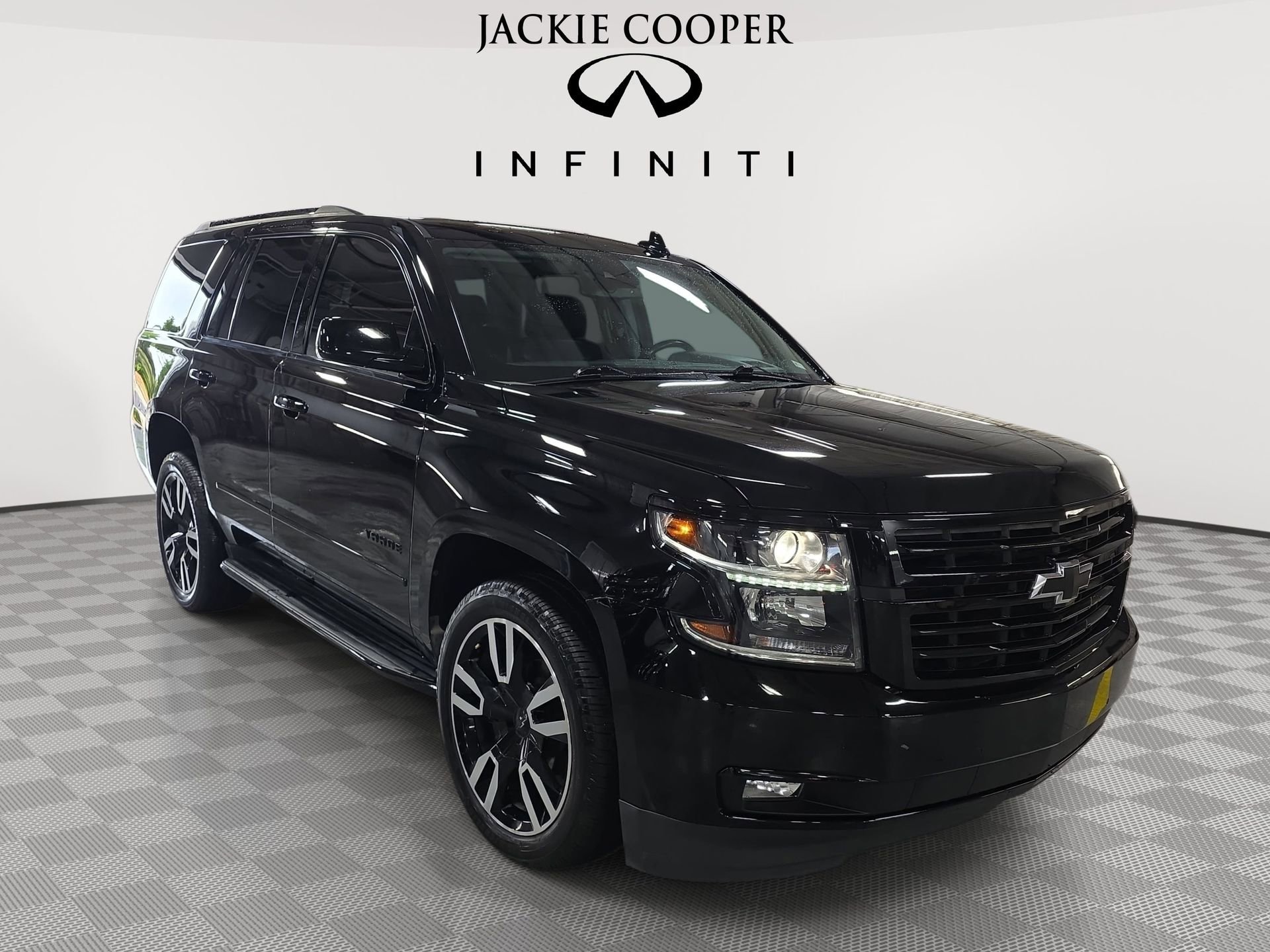 Used 2020 Chevrolet Tahoe Premier w/ 6.2L Performance Package AWD/4WD image 3