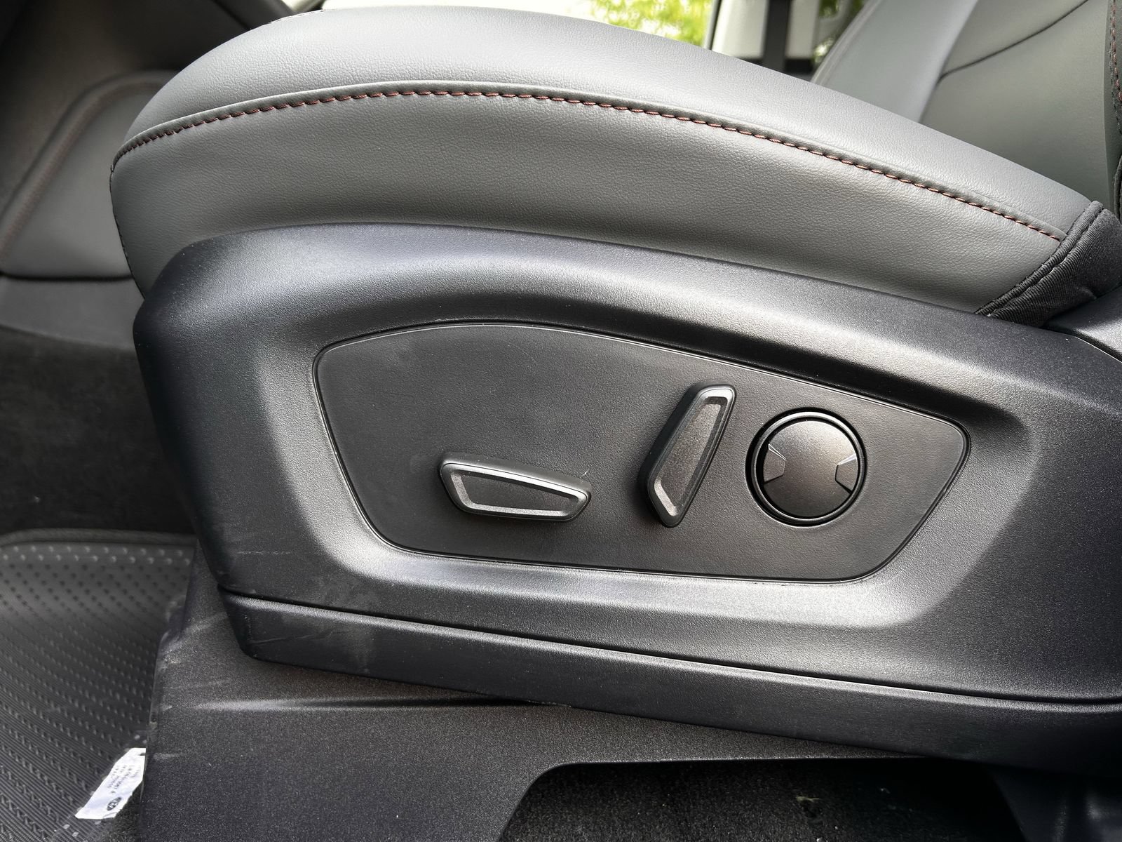 New 2026 Ford Explorer Active w/ Active Comfort Package RWD image 22