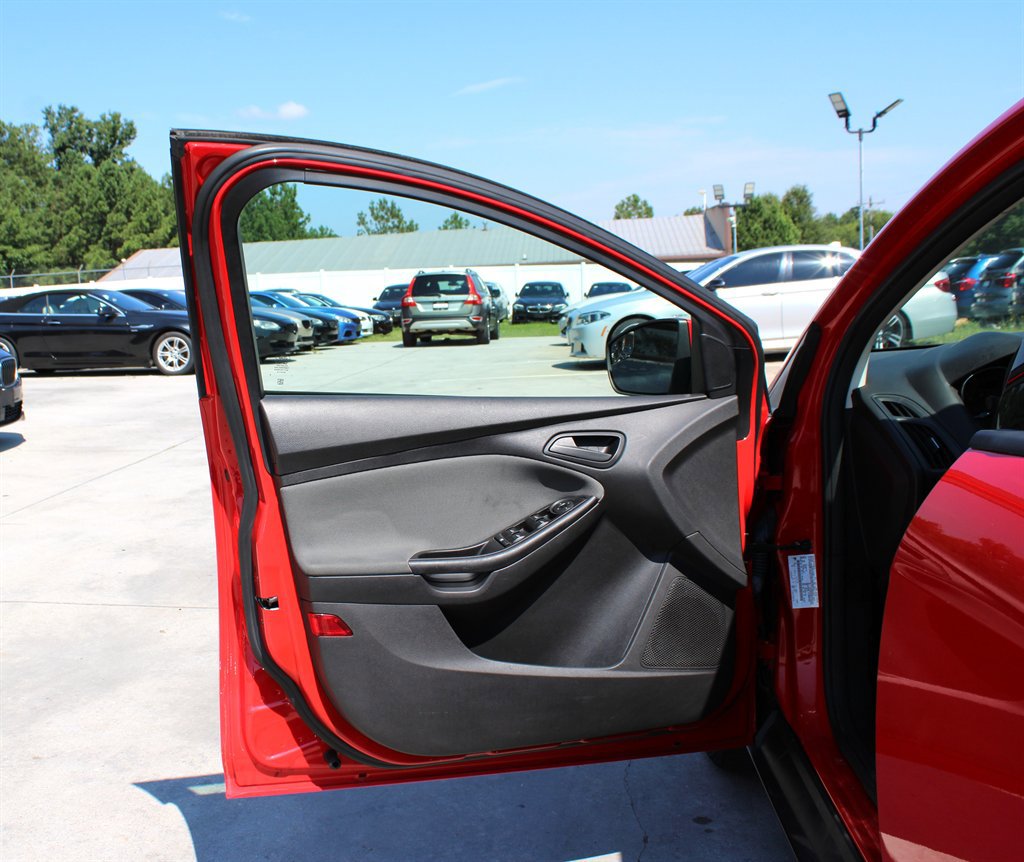 Used 2012 Ford Focus SE image 20