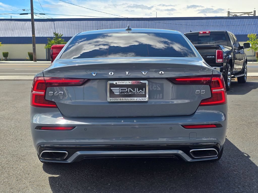Used 2022 Volvo S60 B5 Momentum w/ Advanced Package FWD image 7