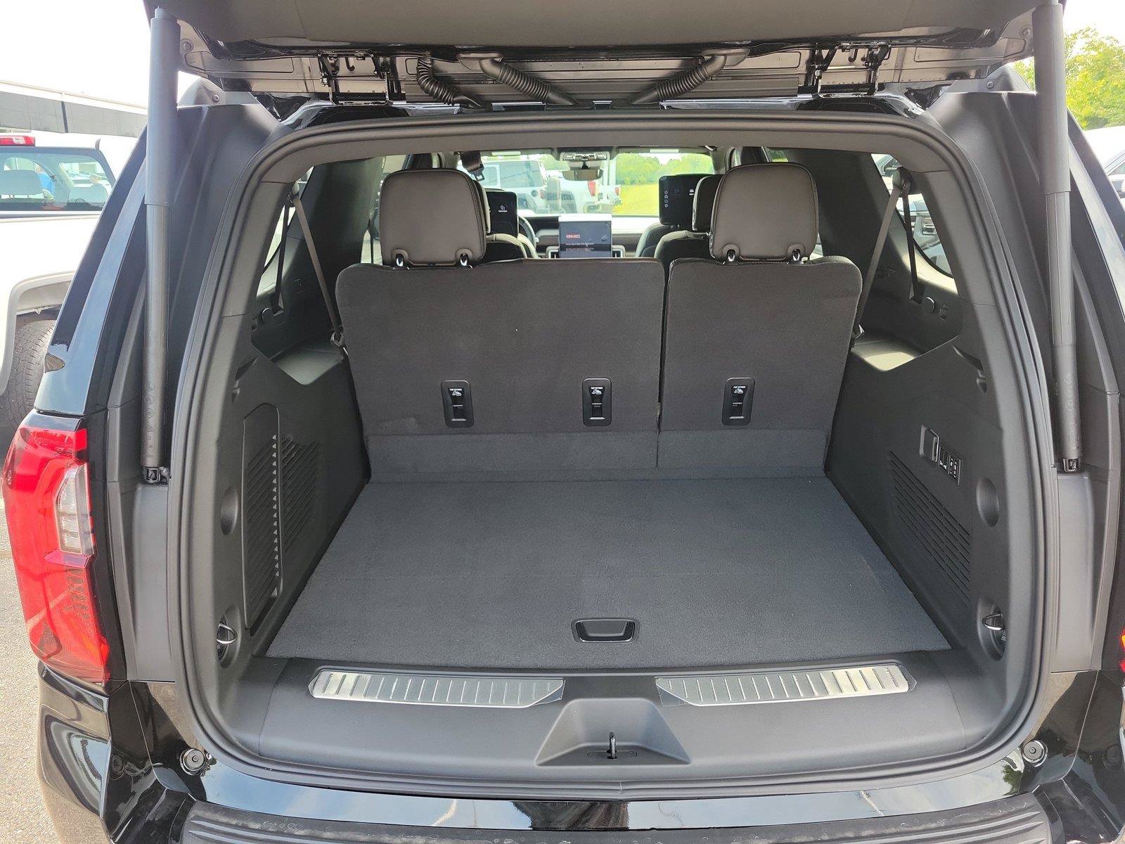 New 2026 GMC Yukon XL Denali Ultimate AWD/4WD image 6