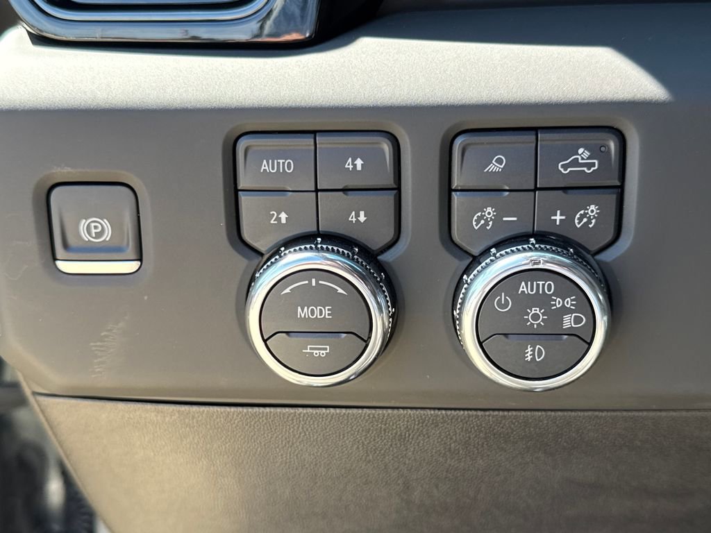 Used 2025 GMC Sierra 2500 AT4 AWD/4WD image 33