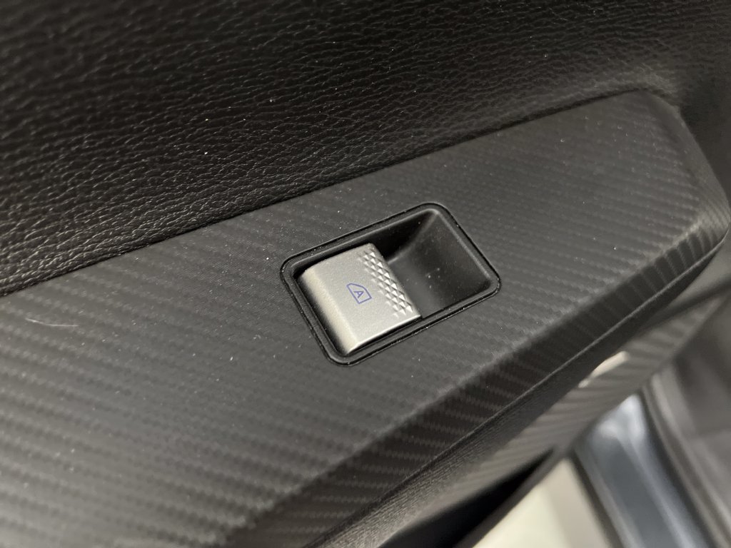 Used 2025 Mitsubishi Outlander SE AWD/4WD image 21