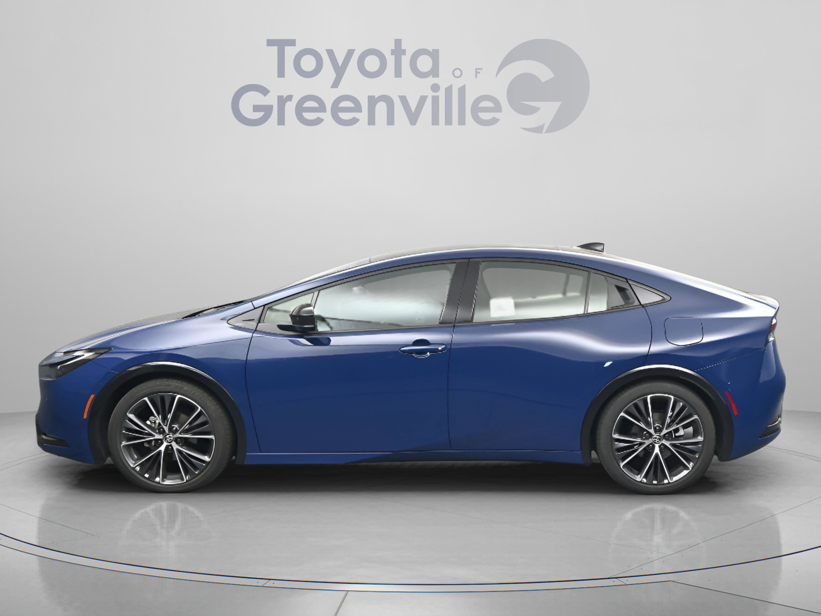 Used 2025 Toyota Prius Limited w/ Limited Premium Package FWD image 4