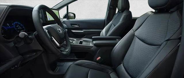 Used 2025 Toyota Sienna Platinum image 15