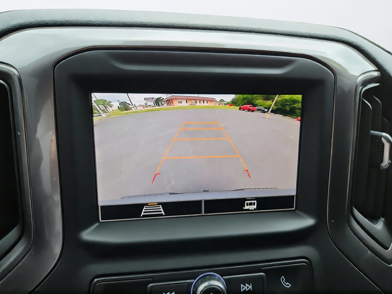 Used 2025 Chevrolet Silverado 1500 Custom Trail Boss w/ Dark Appearance Package AWD/4WD image 17