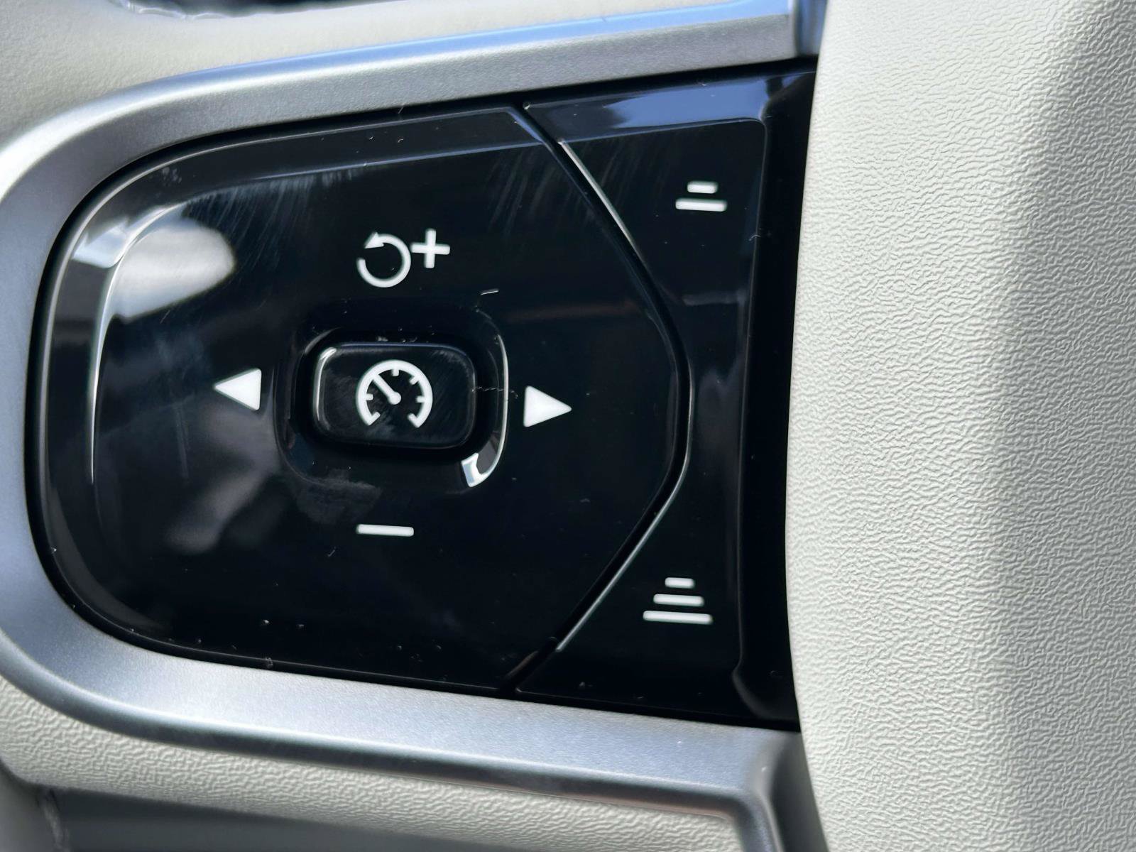New 2026 Volvo XC90 B6 Ultra w/ Protection Package AWD/4WD image 22