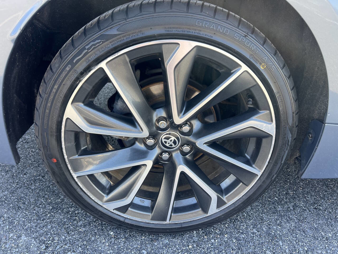 Used 2020 Toyota Corolla XSE image 19