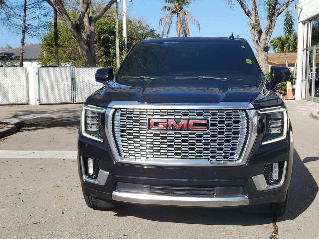 Used 2022 GMC Yukon XL Denali w/ Advanced Technology Package image 8