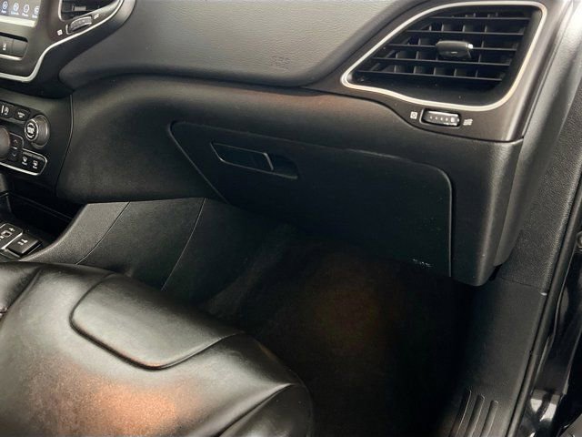 Used 2021 Jeep Cherokee Trailhawk image 30