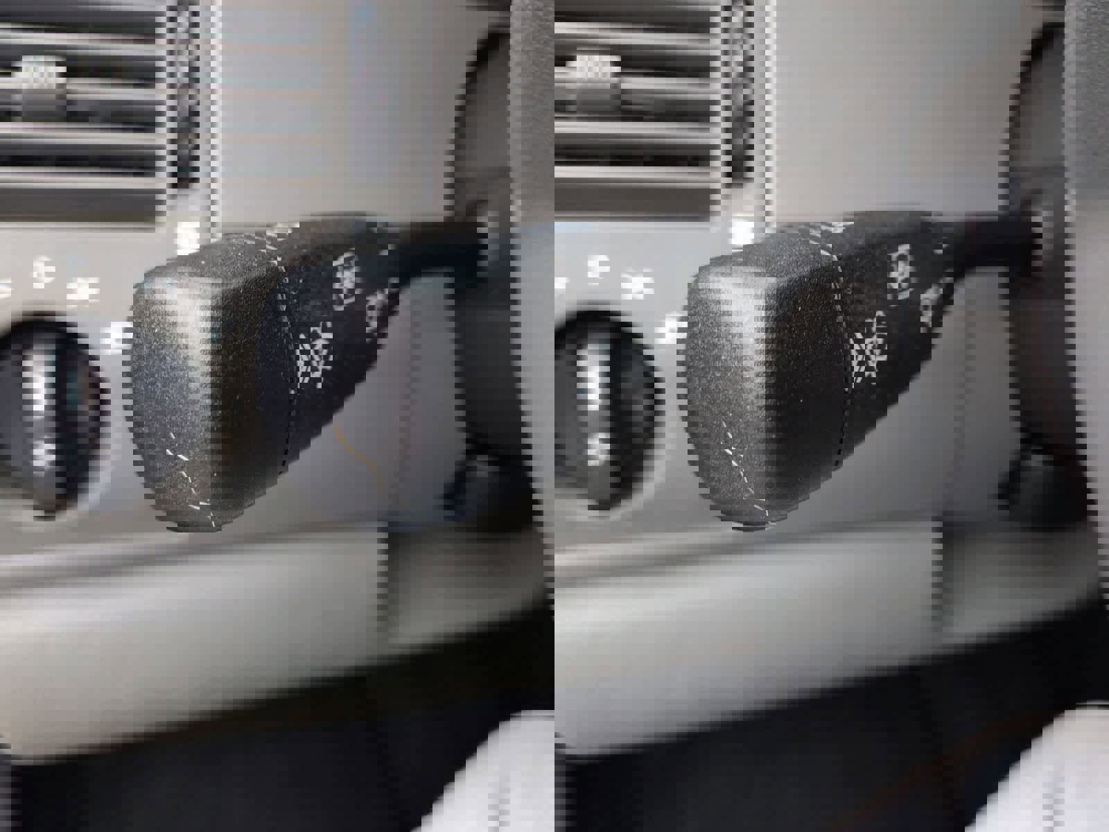 Used 2004 Chrysler Crossfire Coupe image 10