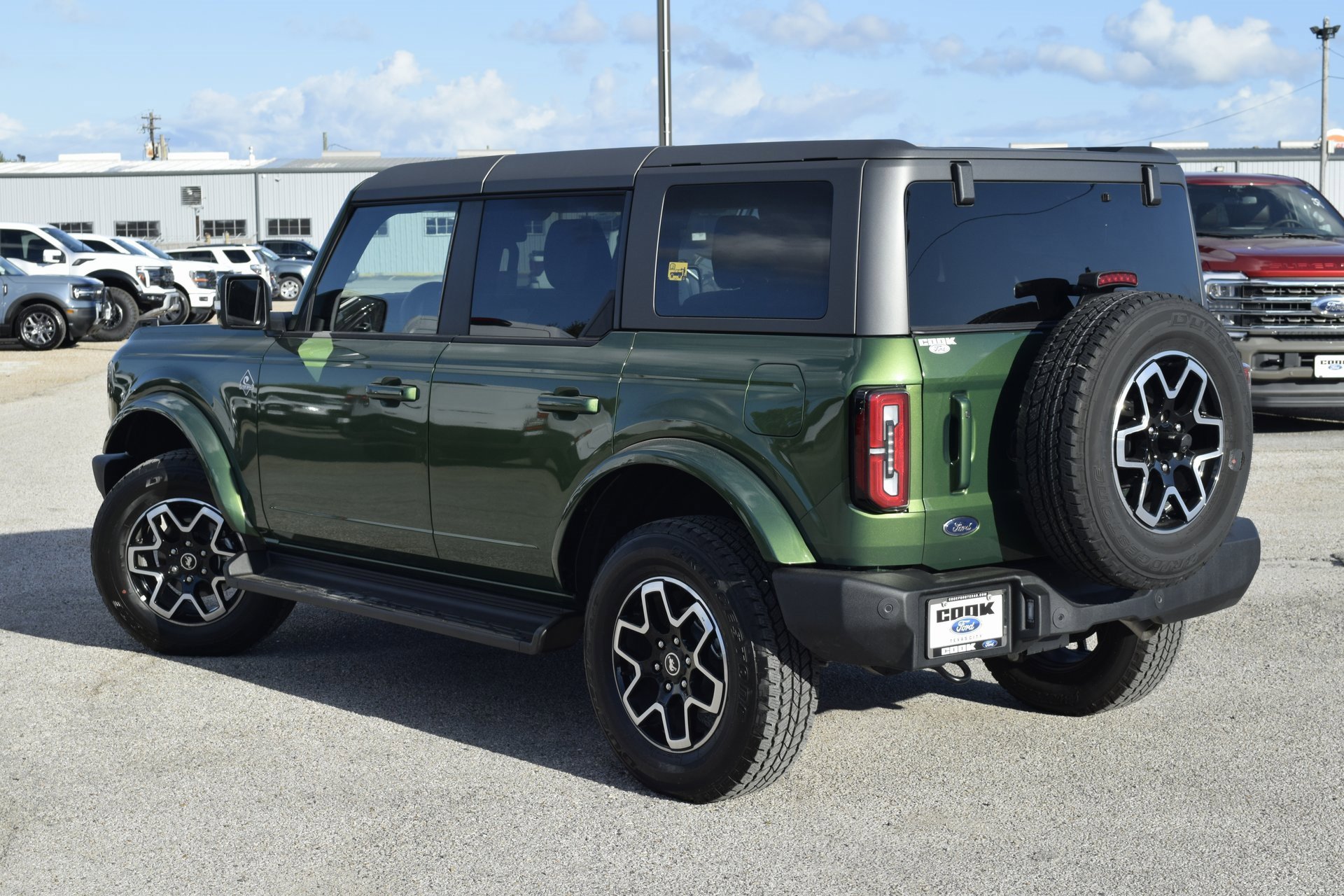 New 2025 Ford Bronco Outer Banks image 4
