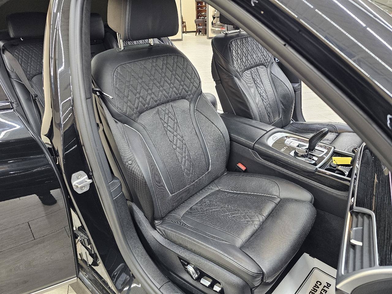 Used 2018 BMW M760i xDrive AWD/4WD image 20