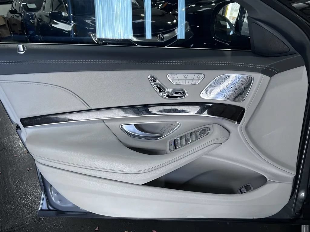 Used 2015 Mercedes-Benz S 550 Sedan image 22