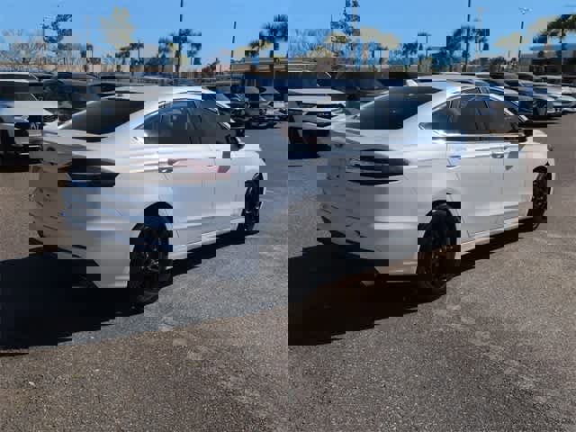 Used 2019 Ford Fusion SE w/ Equipment Group 151A image 8