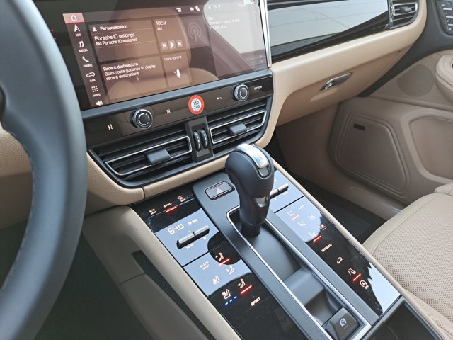 New 2026 Porsche Macan image 33
