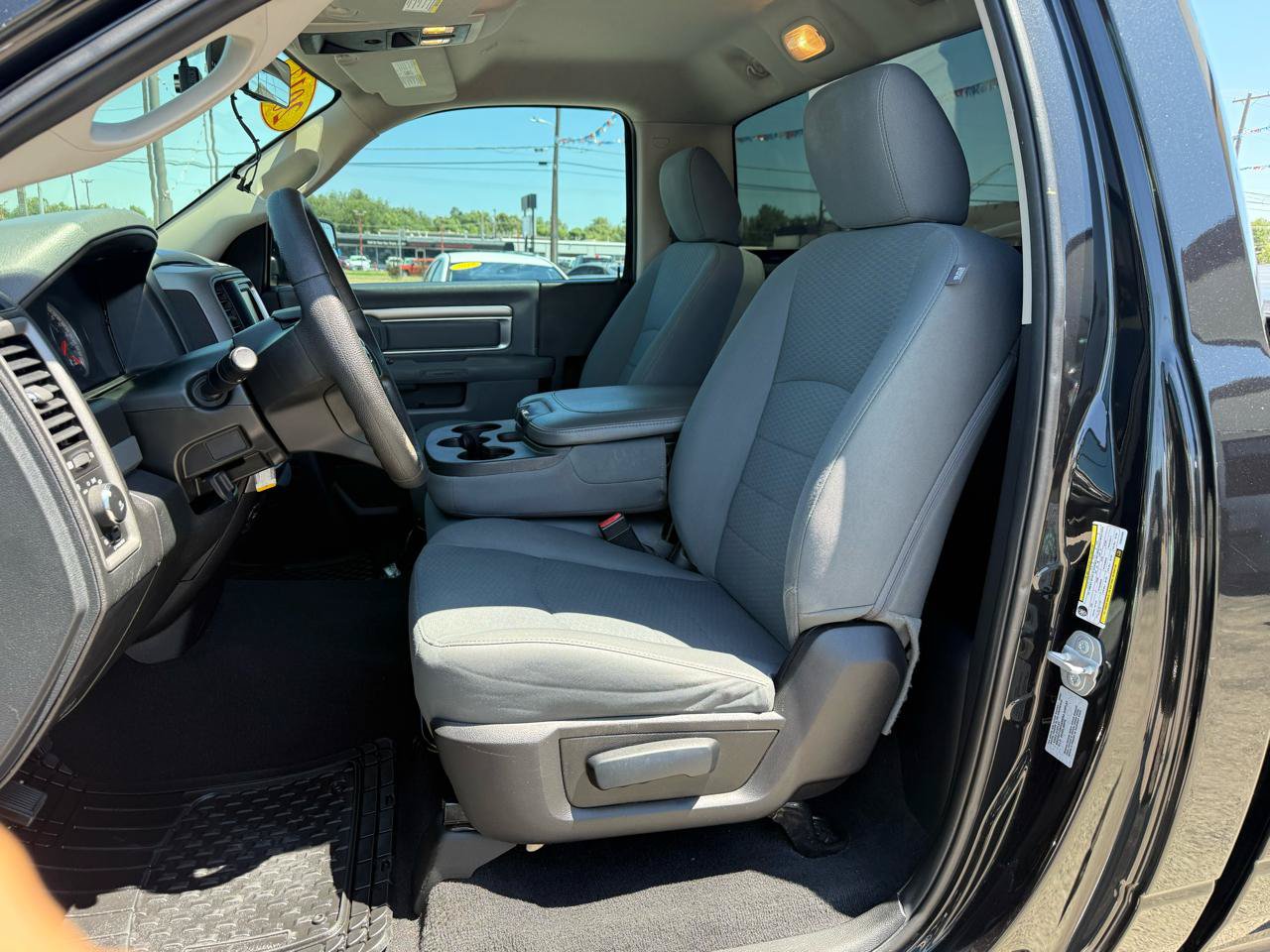 Used 2017 RAM 1500 Express w/ Black Ram 1500 Express Group RWD image 9